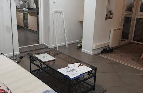 Yssingeaux Apartment | Appartement Dans une Maison Avec Jardin à 5 Minutes du Centre Ville