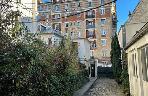 Jardin des plantes Apartment | Appartement de Charme Typique Parisien Dans le 5e Arrondissement