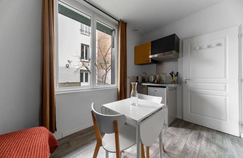 Republique Apartment | Appartement design Centre Ville proche Thermes