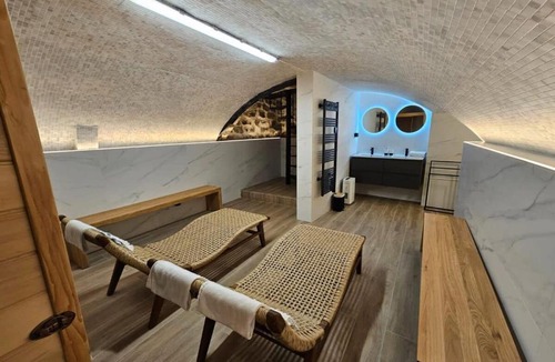10th Arrondissement Apartment | Appartement familiale sauna Paris 10 - 8P