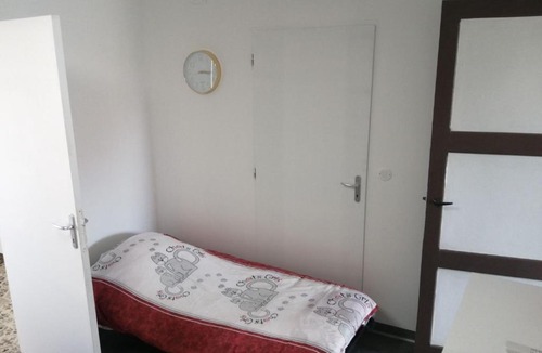 Dompierre-sur-Besbre Apartment | Appartement 2 adultes/1 enfant