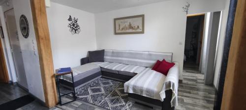 La Charite-sur-Loire Apartment | Appartement F3 situé au centre ville