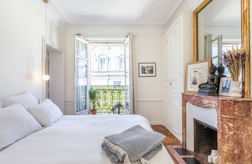 Saint-Germain-des-Pres Apartment | Appartement Haussmannien D'exception Coeur de Paris