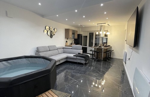 Salies-de-Bearn Apartment | Appartement Hors du Commun