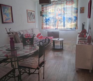 Bransat Apartment | Appartement le labyrinthe du peintre