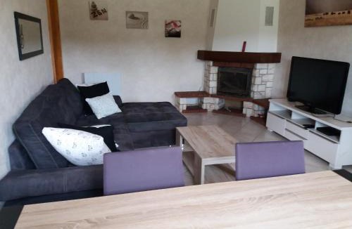 Malpas Apartment | Appartement meublé agréable au cœur du massif du Jura
