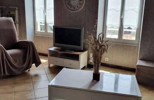 Tonnay-Charente Apartment | Appartement Mitoyen, Commerces à Proximité, à 5 km Cure Thermale de Rochefort