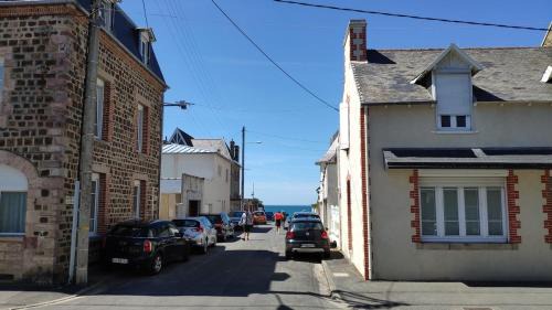 Pleneuf-Val-Andre Apartment | Appartement moderne au Val-André à 50m de la mer