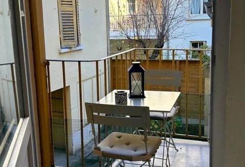 Republique Apartment | Appartement moderne proche thermes avec balcon et place de parking