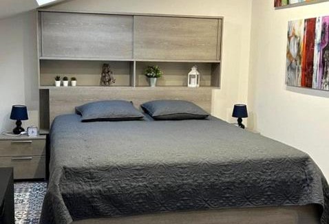 Republique Apartment | Appartement moderne proche thermes avec balcon et place de parking