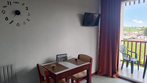 Souraide Apartment | Appartement Piscine Proche Espelette & Espagne