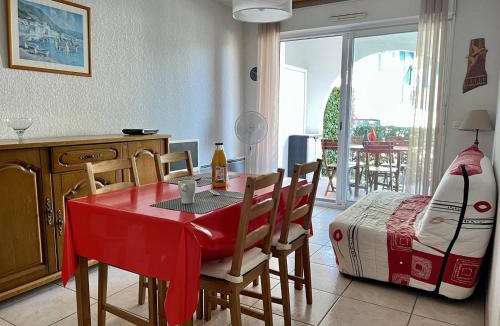 Cambo-les-Bains Apartment | Appartement RDC à Cambo-les-Bains, terrasse, animaux acceptés - FR-1-495-13