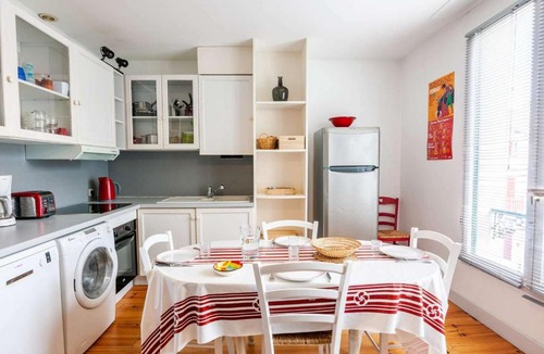 Saint-Jean-de-Luz City Center Apartment | Appartement Saint-Jean-de-Luz, 3 pièces, 6 personnes - FR-1-4-435