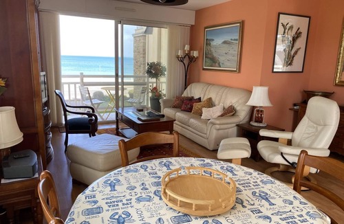 Saint-Cast-le-Guildo Apartment | Appartement T3 Avec Wifi Front de mer Pour 4 Personnes, 2 Chambres