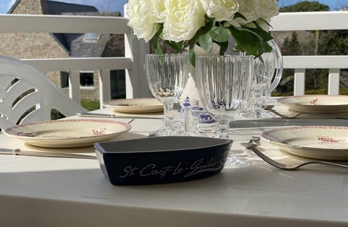 Saint-Cast-le-Guildo Apartment | Appartement T3 Avec Wifi Front de mer Pour 4 Personnes, 2 Chambres