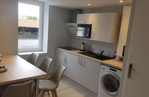Bourgoin-Jallieu Apartment | Appartement T2 proche gare et centre Bourgoin