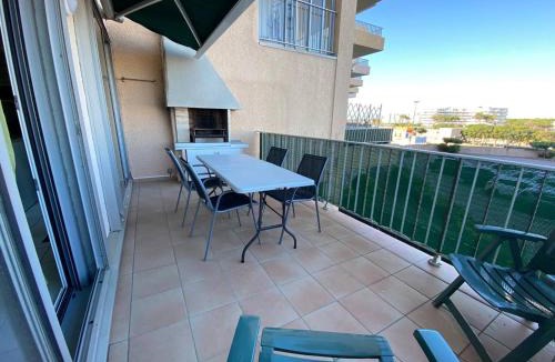 Le Barcares Apartment | Appartement T3 avec Terrasse, Barbecue et Parking - 300m des Commerces, Plage devant - FR-1-81-498