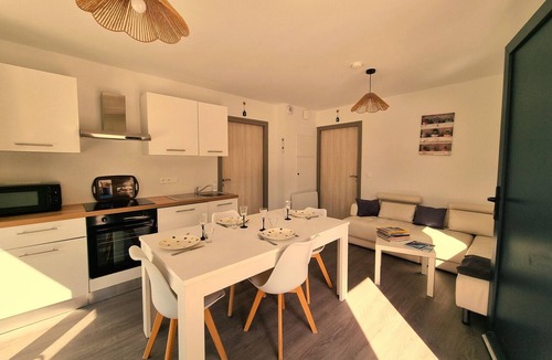 Aix-les-Bains Apartment | Appartement T3 Bât. B-Apartment-Economy-Ensuite with Shower