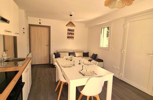 Aix-les-Bains Apartment | Appartement T3 Bât. B-Apartment-Economy-Ensuite with Shower