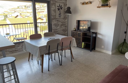 Vernet-les-Bains Apartment | Appartement Tout Équipé Avec Balcon et Deux Chambres