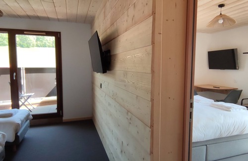 Les Hopitaux-Neufs Hotel | [apparthotel] Appartement de Deux Chambres Communicante, Deux Sdb, une Cuisine