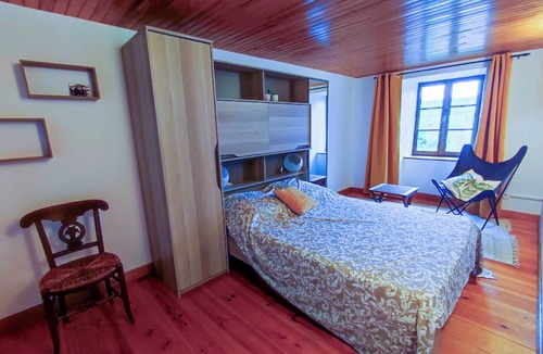 Saint-Flour Apartment | Apt/gîte St Flour - 6-8 Personnes Dans le Cantal