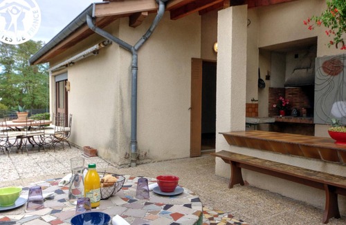 Pommiers Cottage | Architect's villa 200sqm with private pool and fireplace