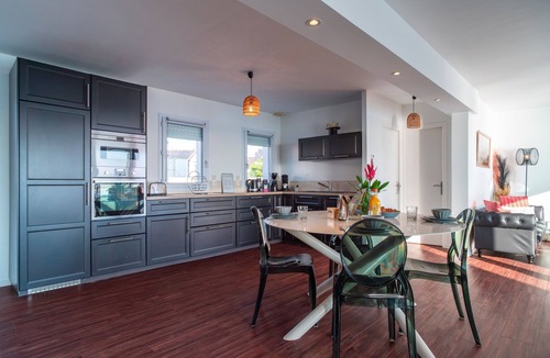 Port-Louis House | Arsav - Vue mer - Four Bedroom House, Sleeps 8