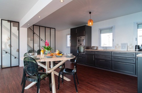 Port-Louis House | Arsav - Vue mer - Four Bedroom House, Sleeps 8