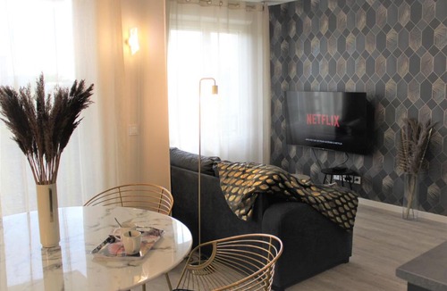 Saint-Priest Apartment | Arty Appart - Eurexpo - Clim - Parking box privé - Balcon - Sauna en option