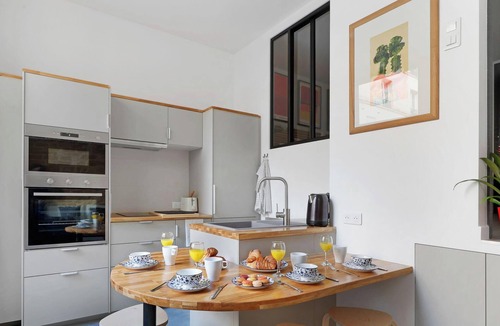 Saint-Vincent-de-Paul Apartment | Atelier d’artiste de luxe avec clim – Paris Centre