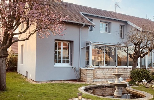 Marolles-en-Hurepoix House | Atypical house with a beautiful flower garden 25 minutes from Paris