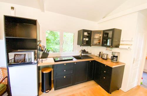 Plesidy Ski Chalet | Atypique Chalet la rivière sous votre fenêtre