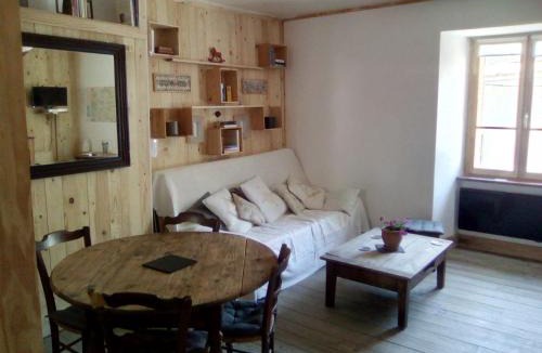 Murat House | Au 17