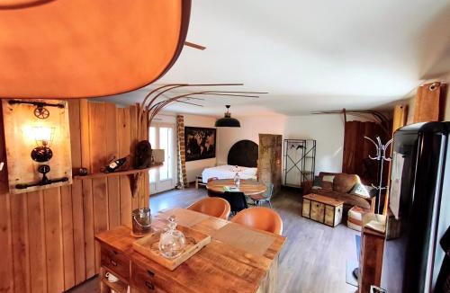 Lindry House | Au Calme Absolu chez Elodie & Aurélien