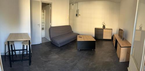 Bourges Apartment | Au calme Proche centre ville, jardin et commodités