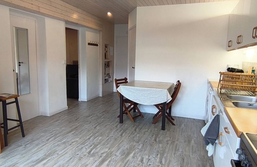 Issoire Apartment | Au parfait : Ground floor, quiet, parking, garden, ideally situated
