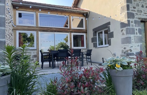 Charbonnieres-les-Vieilles House | 'Authentic and Cosy' Gîte with Private Terrace, Wi-Fi and Air Conditioning