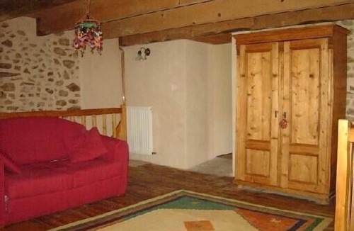 Saint-Germain-des-Vaux House | auth. stone house in the village of St Germain ds Vaux