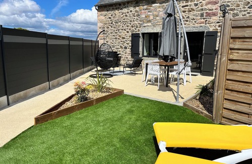 Plurien House | Authentic Breton house, beach 5km away, 3 bedrooms, garden, comfort.