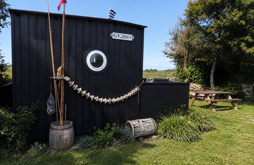 Saint-Jean-Trolimon Boat Rental | Authentic Fisherman’s Cabin Audierne Bay Brittany 2 Guests