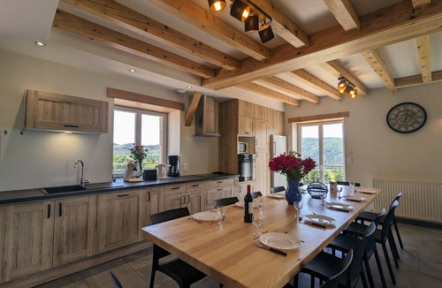 Saint-Privat-d'Allier Cottage | Authentic and comfortable gîte with large grounds and stunning view in Saint-Privat-d'Allier