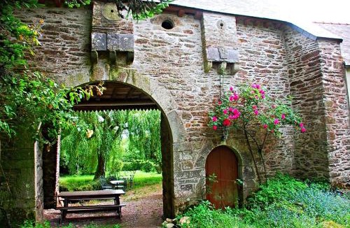 Carentoir House | Authentic Knight's Templar Chamber at Chateau Le Mur