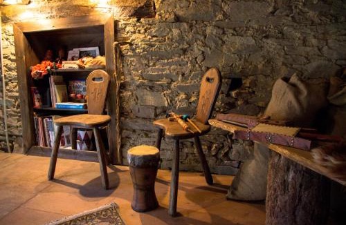 Carentoir House | Authentic Knight's Templar Chamber at Chateau Le Mur