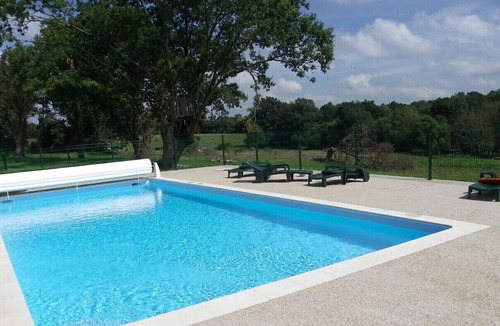 Sulniac House | Authenticity and relaxation at the pool in Sulniac