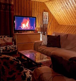 Besse-et-Saint-Anastaise Ski Chalet | Authentique chalet vue sur le lac et les pistes