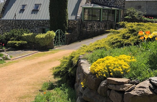 Saint-Alyre-es-Montagne House | Auvergne Puy de dôme 1140 m calm and relaxation assured swimming pool