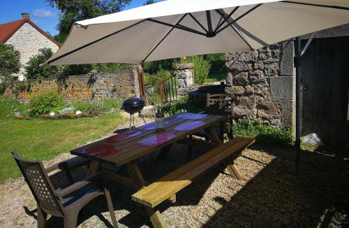 Saint-Priest-des-Champs Bed & Breakfast | Aux 2 Puys - Gîte "Le Lemptégy"