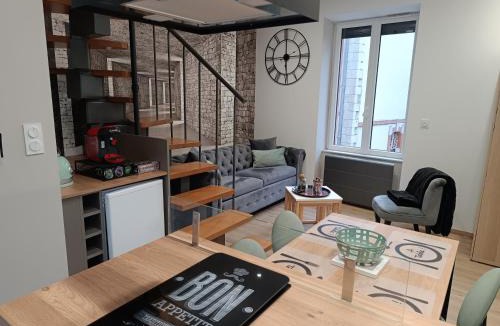 Le Mayet-de-Montagne Apartment | Aux nids douillets Mayetois "les hirondelles"