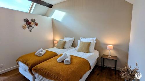 Villy-le-Moutier House | Aux Roses Rouges